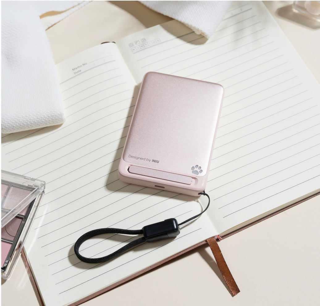 INIU SnapGo P73-E1 Wireless Charger Qi2 15W 10000mAh hover