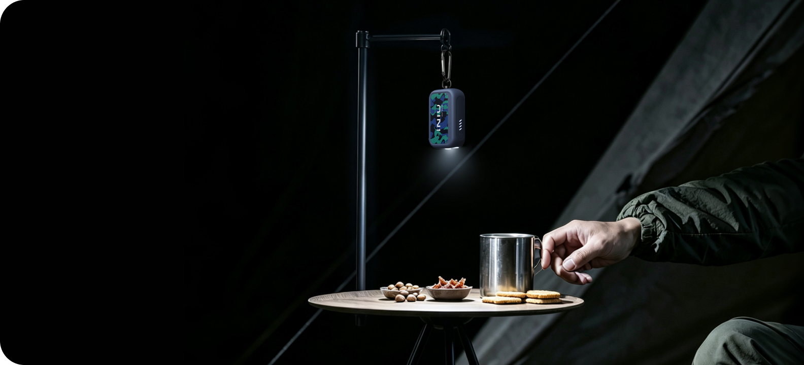 Rugged 10000 iluminando una mesa de camping