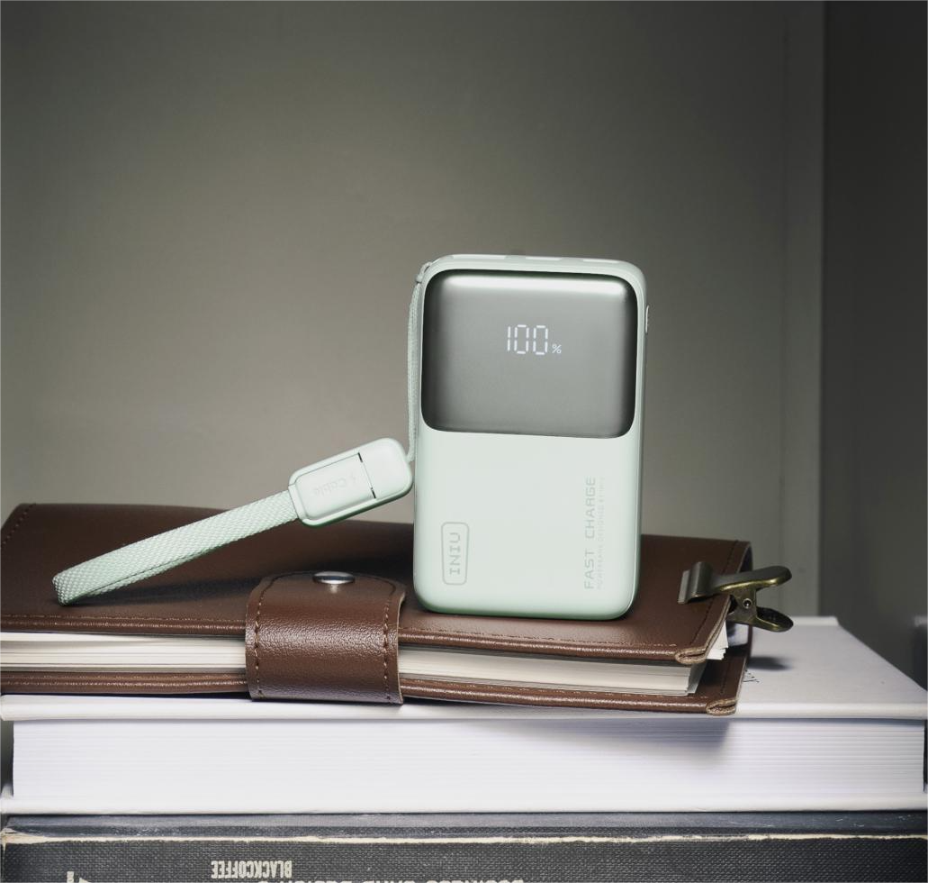 INIU Pocket Rocket P50 Power Bank 45W 10000mAh hover